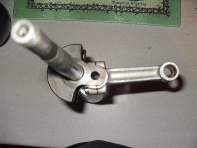 hollow big end on the crank, no writing on the con-rod.
